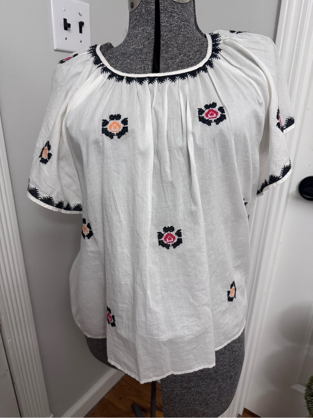 Madewell Embroidered Flutter-Sleeve Top Cotton size Small